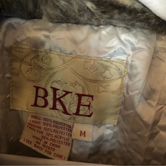 BKE by Buckle Fur Collar, Snap Front, Pockets Zip, Cinch Sleeves STUNNING JACKET - Picture 6 of 11